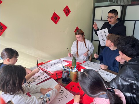 Imagen Nuestro instituto participa en la séptima Festival Monar'T